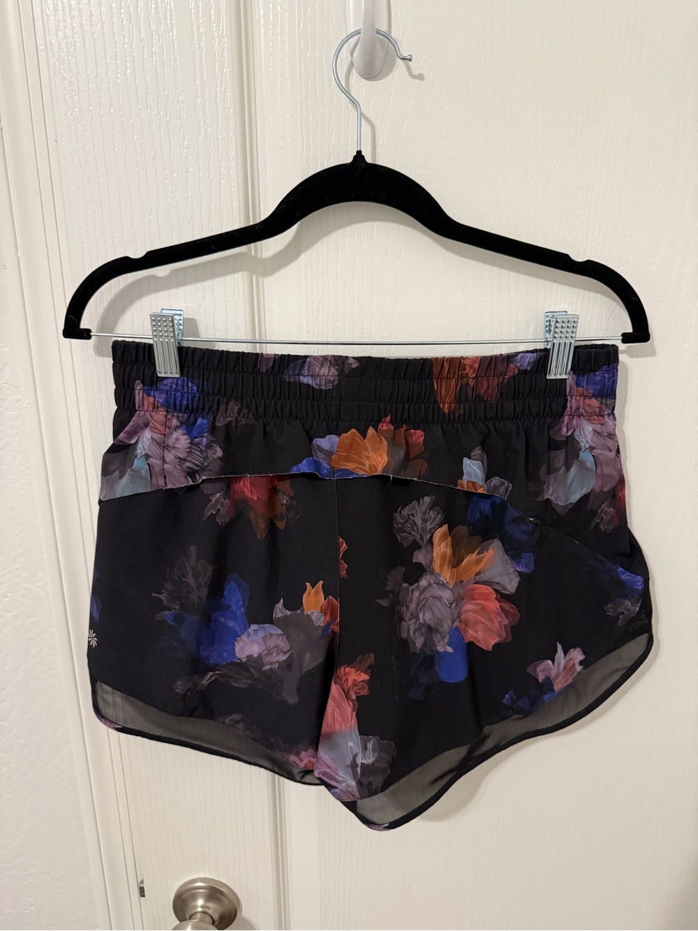 Athleta Mesh Racer Run Short 4”, Sz Small, Floral print - Picture 2 of 8